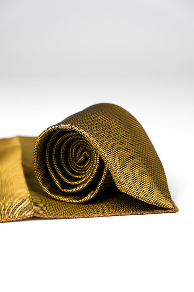 GOLD TIE & HANKIE SET