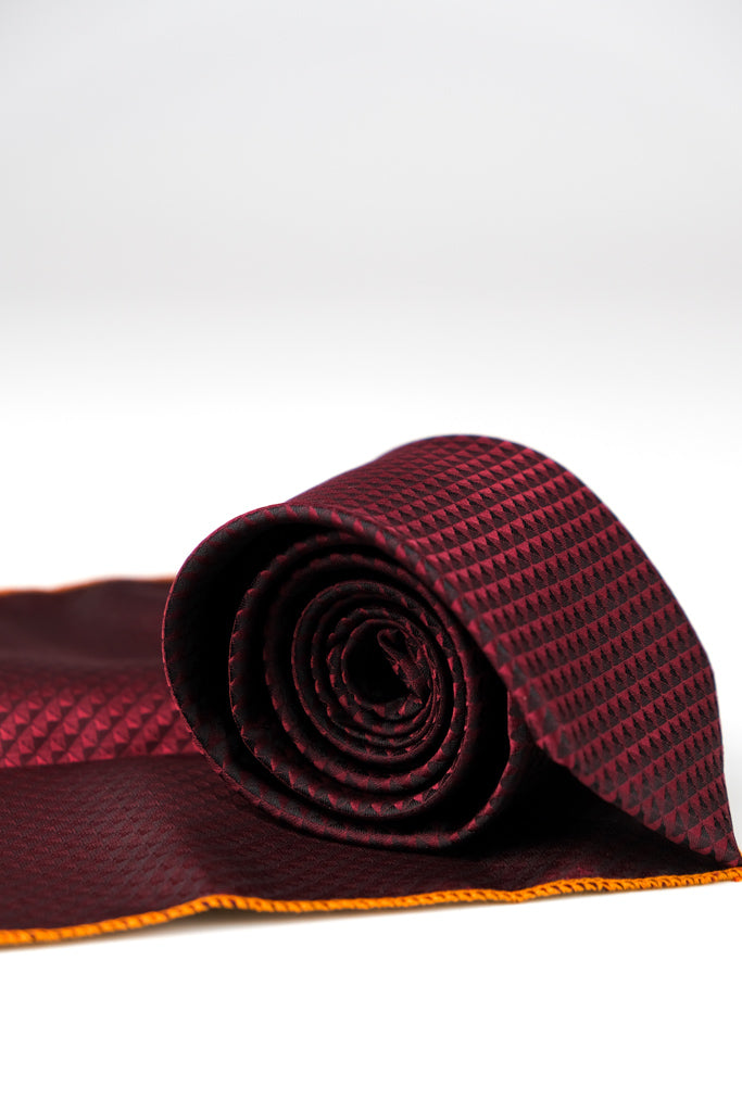 BURGUNDY & BLACK TEXTURED TIE & HANKIE SET